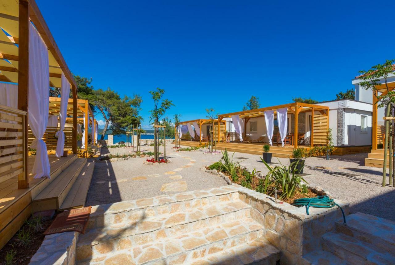 Mobile Homes Pine Tree Dobropoljana Exterior foto