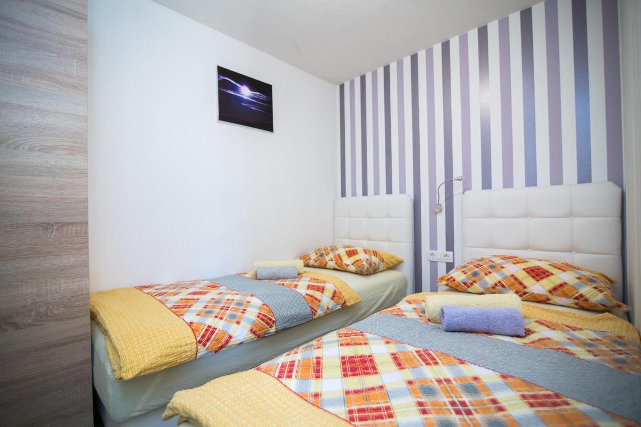 Mobile Homes Pine Tree Dobropoljana Exterior foto